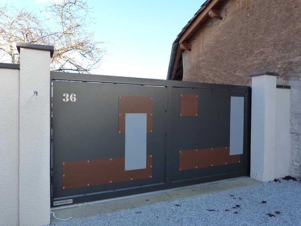 Portail sur mesure en métal